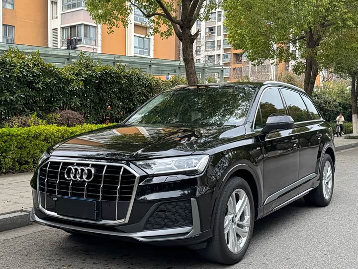 Audi Q7 2023 45 TFSI quattro S line Sport — фото 1