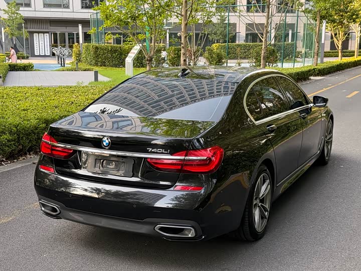 BMW 7 Series — фото 5