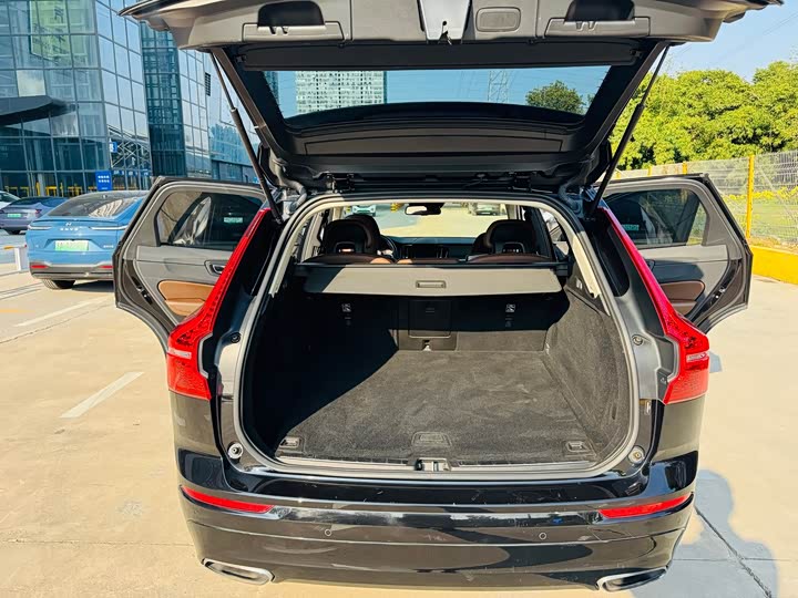 Volvo XC60 2019 T 5 4 WD VI — фото 10