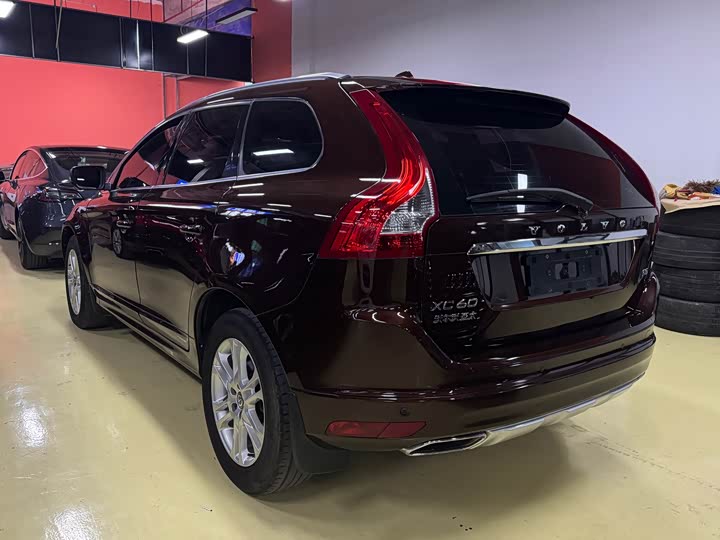 Volvo XC60 2015 T 5 — фото 4