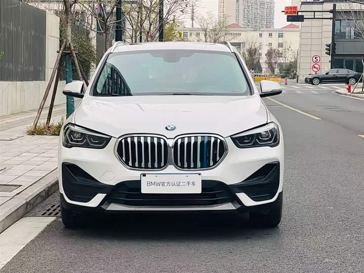 BMW X1 2022 s Drive 25 Li Leading — фото 4