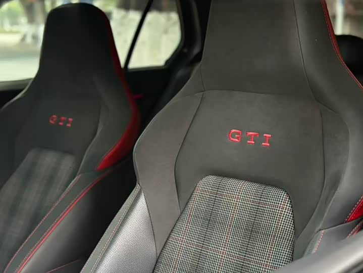 Volkswagen GTI — фото 9