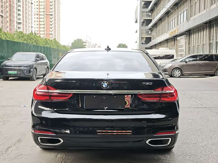 BMW 7 Series 730Li продвинутая — фото 10