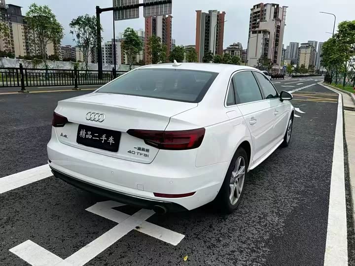 Audi A4L 30 40 TFSI базовая — фото 9
