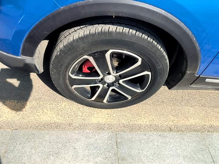 Changan CS15 2016 1.5 L MT — фото 23