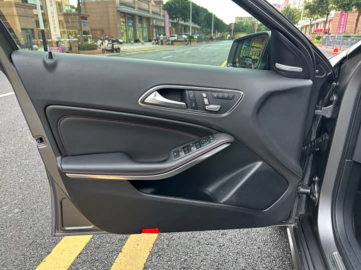 Mercedes-Benz A-Class AMG A 45 4MATIC — фото 10