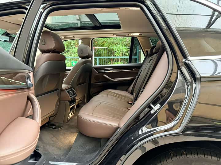 BMW X5 2017 x Drive 28i — фото 16