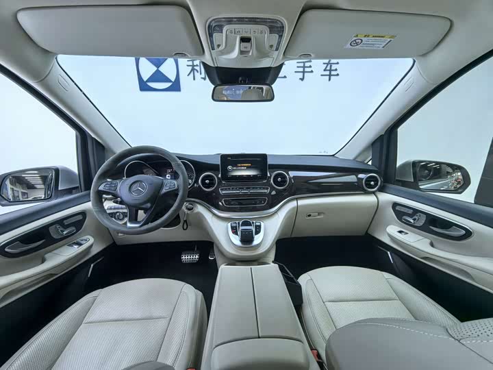 Mercedes-Benz V-Class 2018 V 260 VI — фото 11