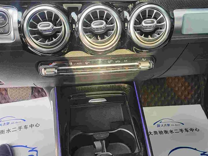 Mercedes-Benz GLB 2020 GLB 200 — фото 10