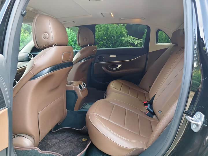 Mercedes-Benz E-Class 2018 E 200 L Sport — фото 6
