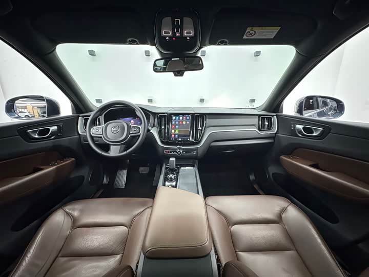 Volvo XC60 2023 B 5 4 WD — фото 9