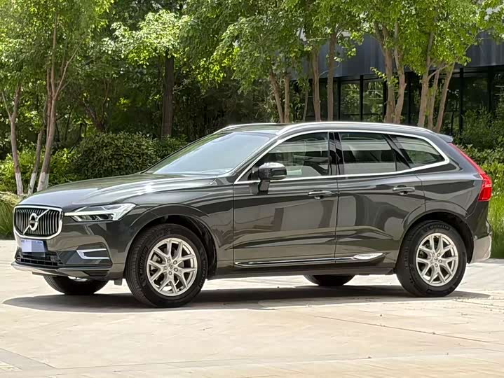 Volvo XC60 2020 T 5 4 WD — фото 1