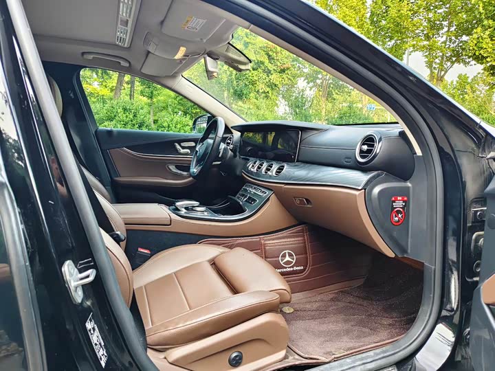 Mercedes-Benz E-Class 2018 E 200 L Sport — фото 8