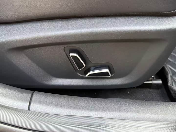 Changan UNI-V 2023 1.5 T — фото 21