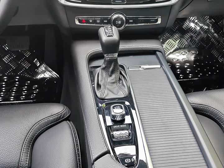 Volvo V90 2017 Cross Country T 5 AWD — фото 15