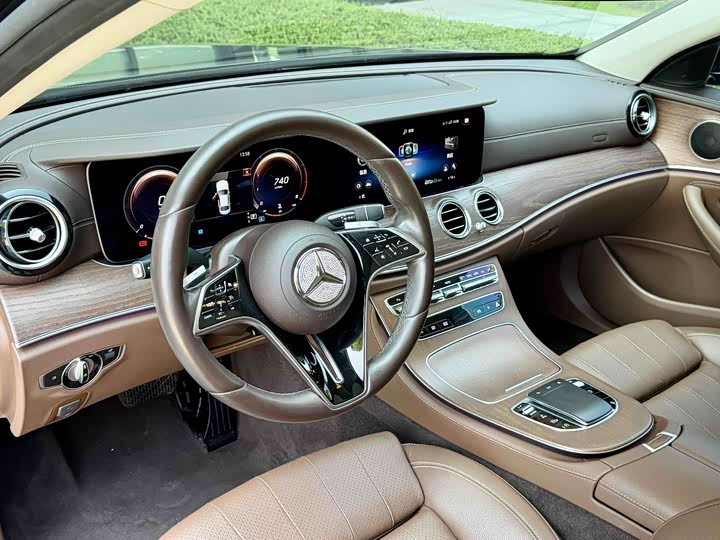 Mercedes-Benz E-Class 2022 E 300 L — фото 8