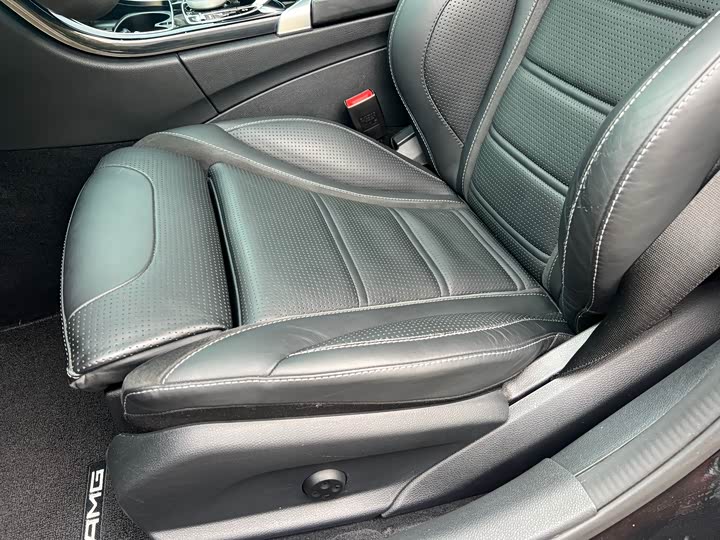 Mercedes-Benz C-Class 2017 AMG C 63 — фото 7
