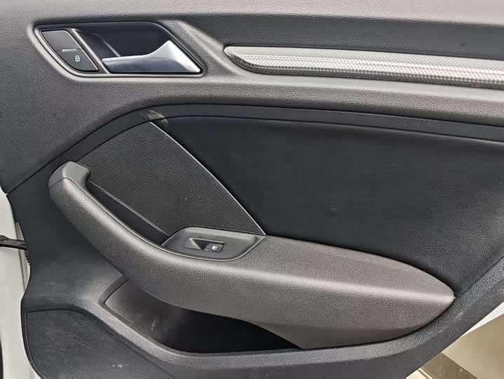 Audi A3 2019 Limousine 35 TFSI V — фото 16