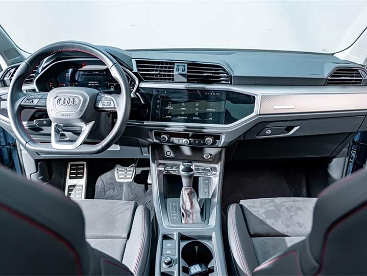 Audi Q3 2023 40 TFSI RS — фото 13