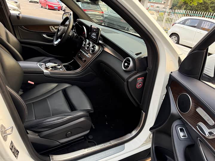 Mercedes-Benz GLC 300 4MATIC динамик — фото 7