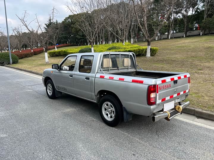 Nissan ZN 2013 2.4 L 2 WDLuxury 5 — фото 6