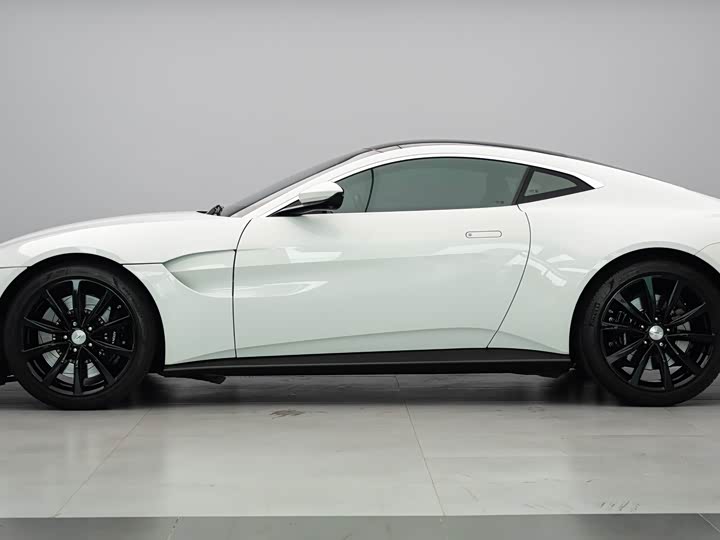 Aston Martin V8 Vantage 2022 4.0 T V 8 Coupe — фото 3