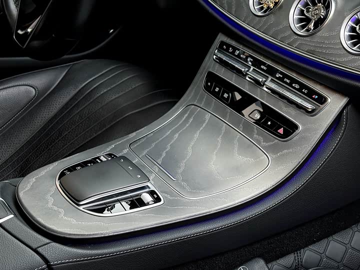 Mercedes-Benz CLS 2022 CLS 300 — фото 8