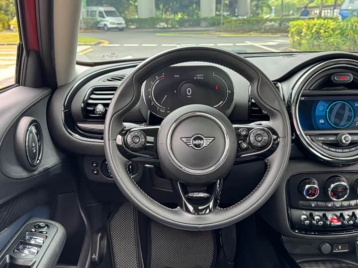 MINI Clubman — фото 12