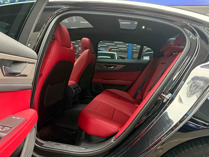 Jaguar XEL 2024 2.0 T 250 PS R-DYNAMIC S — фото 8