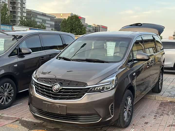 Buick GL 8 2022 652 T Comfort