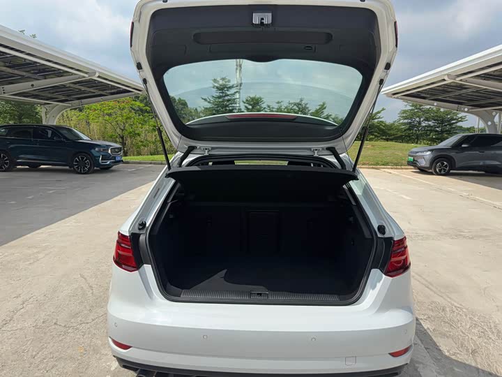 Audi A3 2018 30 Sportback 35 TFSI — фото 9