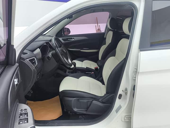 Changan CS35 2017 1.6 L MTLuxury — фото 9