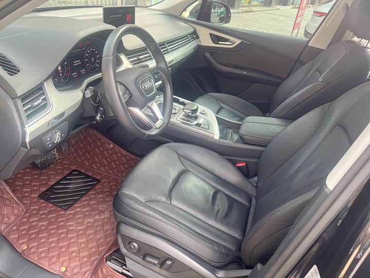 Audi Q7 40 TFSI S line спорт — фото 6