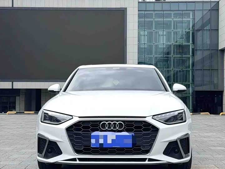 Audi A4L 40 TFSI стиль-динамик — фото 3