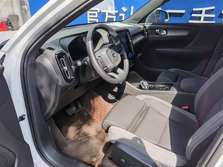 Volvo XC40 2024 B 3 — фото 8