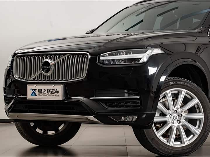 Volvo XC90 2018 T 6 7 — фото 3
