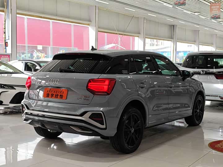Audi Q2L 2021 35 TFSI — фото 15