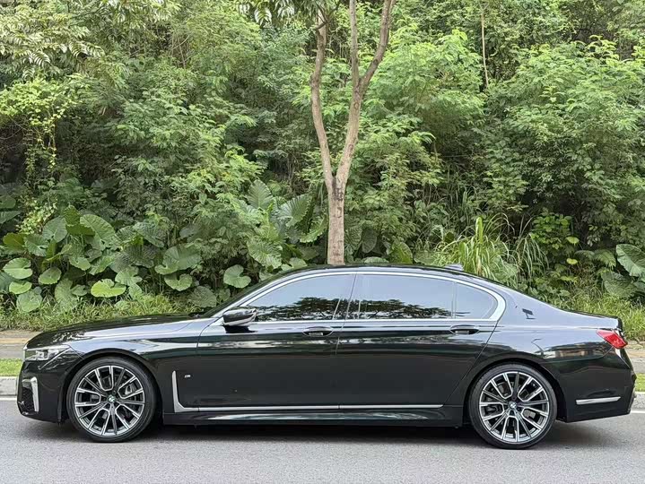 BMW 7 Series 740Li продвинутая люкс-пакет — фото 6