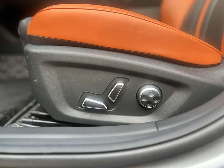 Changan UNI-V 2024 1.5 T Sport — фото 8
