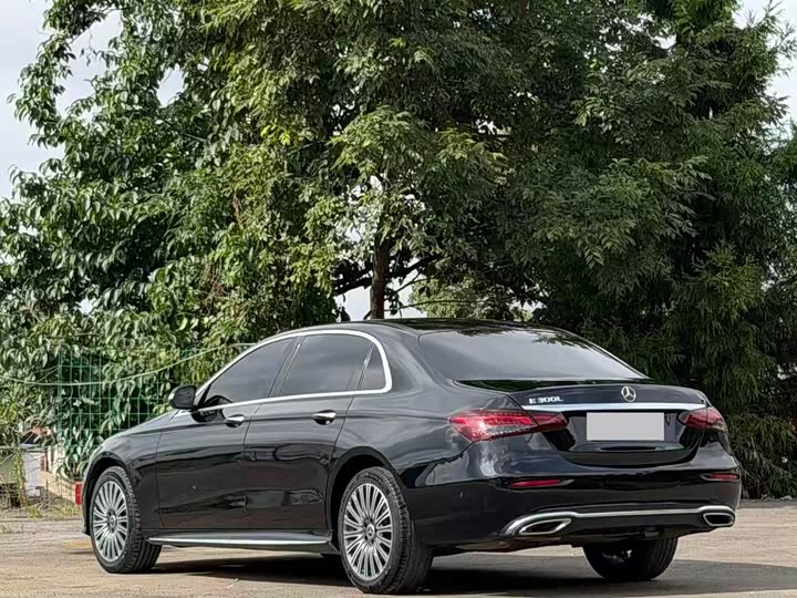 Mercedes-Benz E-Class E 200 L спорт — фото 7