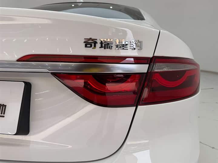 Jaguar XFL 2023 XFL 2.0 T P 200 2 WD — фото 10