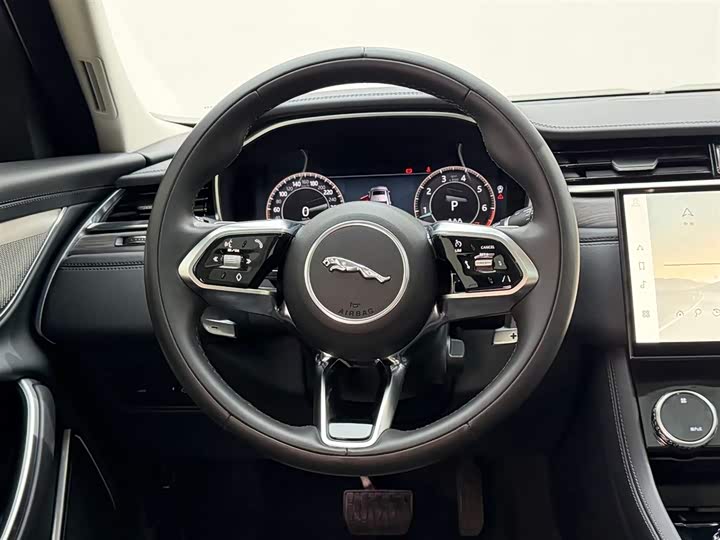 Jaguar XFL 2023 XFL 2.0 T P 200 2 WD — фото 26