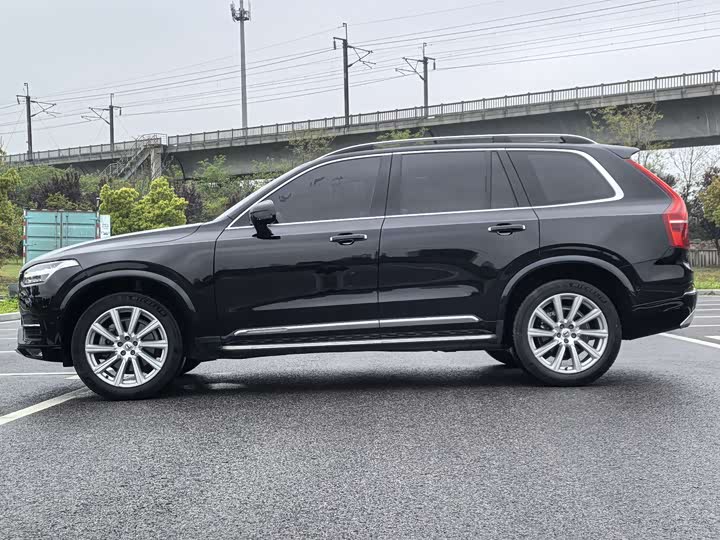 Volvo XC90 2018 T 6 7 — фото 3