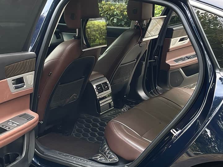 Jaguar XFL 2020 XFL 2.0 T P 250 4 WD — фото 9