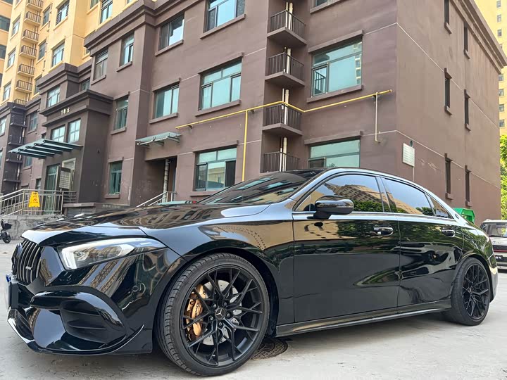 Mercedes-Benz A-Class AMG 2021 AMG A 35 L 4 MATIC — фото 1