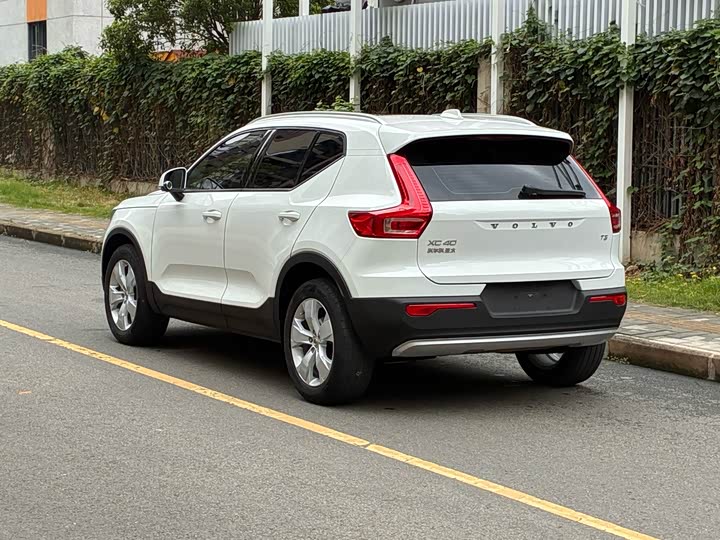 Volvo XC40 2021 T 3 — фото 5