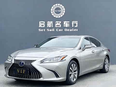Lexus ES 2020 300h — фото 20