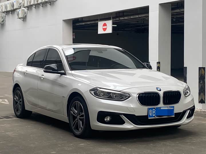 BMW 1-Series 2018 118i Sport — фото 3