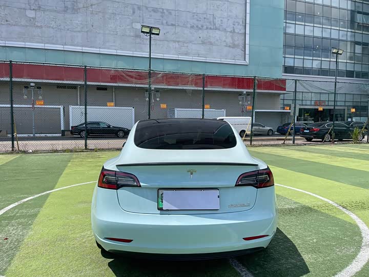 Tesla Model 2022 Performance — фото 10
