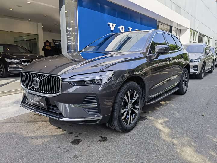 Volvo XC60 2023 B 5 4 WD